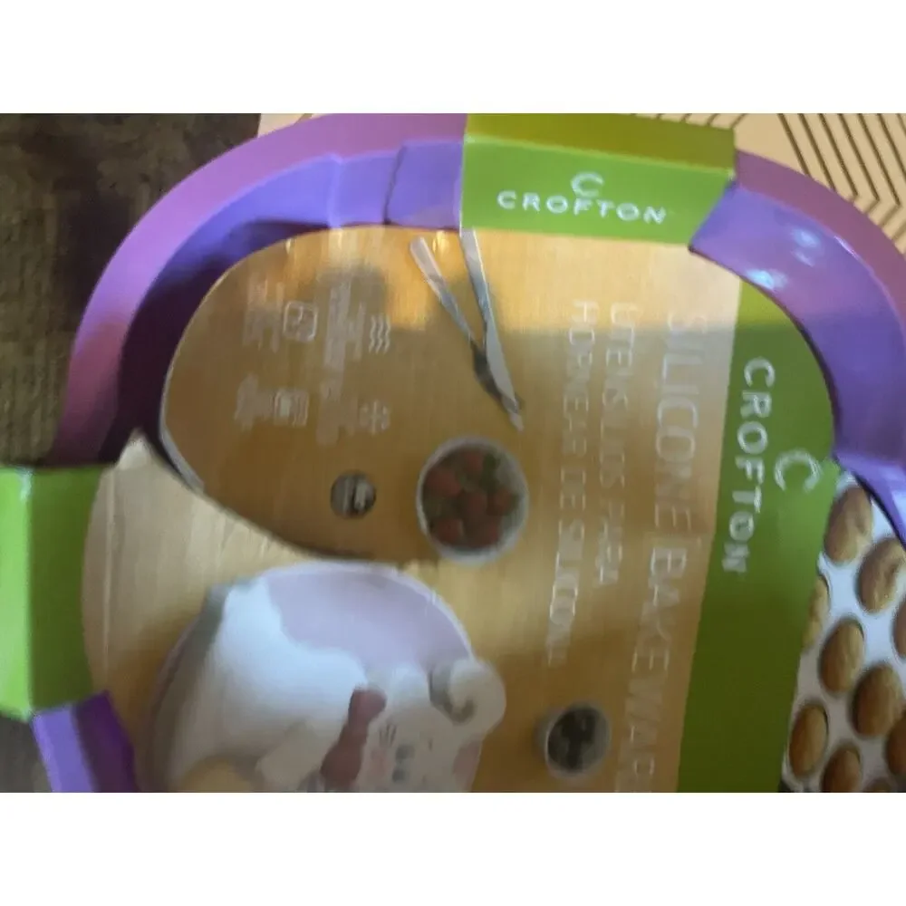 BUNNY SILICONE CAKE PAN EASTER BAKEWARE CROFTON MICROWAVE FREEZER SAFE NEW
